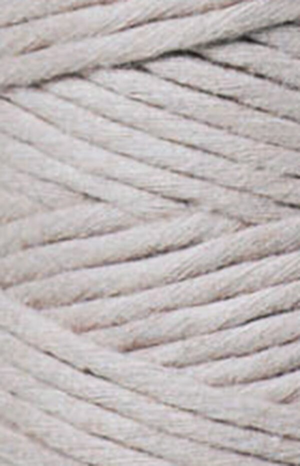 Pearl 3mm Single Ply Bobbiny - Image 2